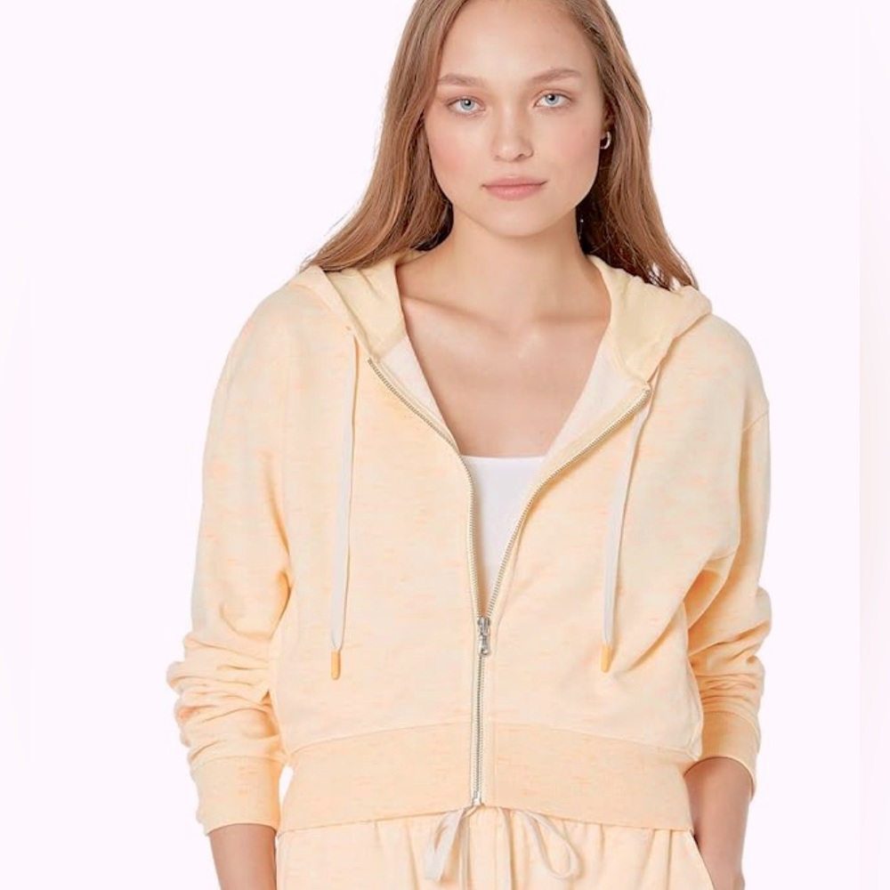 UGG Camari Hoodie Melange (color: YNML) NWT size Large.